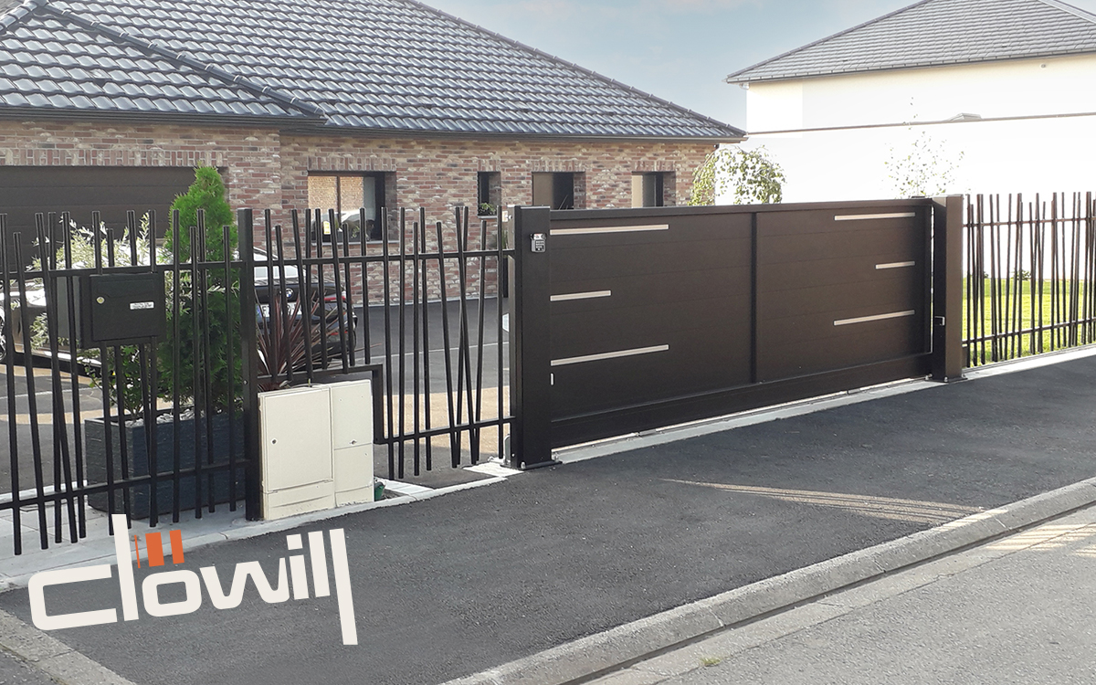 portail alu clonor coulissant lame de 200 et decors alu