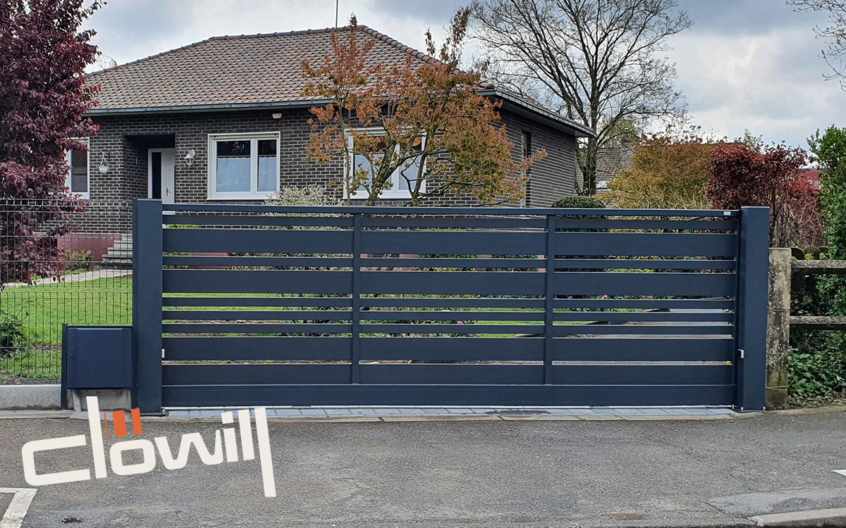 portail alu clonor coulissant mixte lames 200 et 80