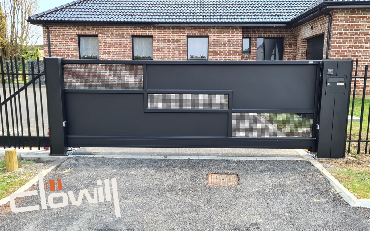 portail alu clonor autoportant avec toles